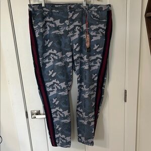 Laurie Felt Blue and Gray Ankle Cropped Jeans